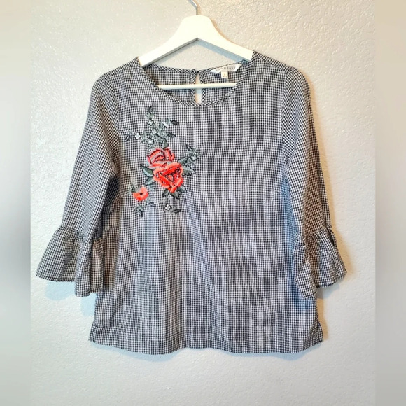💚5/$25 DownEast Gingham Check Print Fluted Sleeve Embroidered Blouse Size Smal - Picture 1 of 5